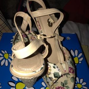 Floral Wedges